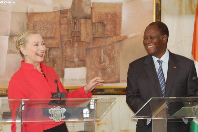 Le Président Alassane Ouattara à reçu la secrétaire d’Etat américaine Hillary Clinton Mardi 17 janvier 2012. Abidjan Palais Présidentielle le Président Alassane Ouattara reçois la secrétaire d’Etat américaine Hillary Clinton