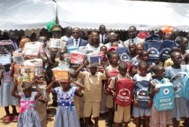Kits scolaires fournis par l’UNICEF et le gouvernement
