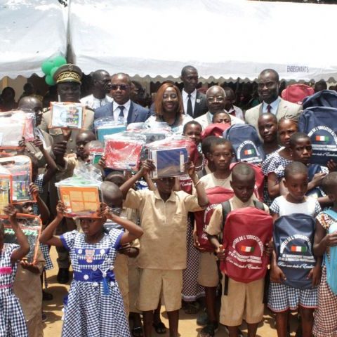Kits scolaires fournis par l’UNICEF et le gouvernement