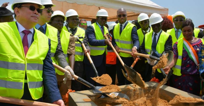 DIDIER DROGBA ambassadeur des travaux de stade de San-Pédro