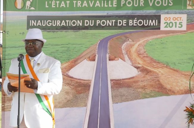 Le Président de la République, SEM Alassane OUATTARA a inauguré pont de Béoumi_02oct2015_12
