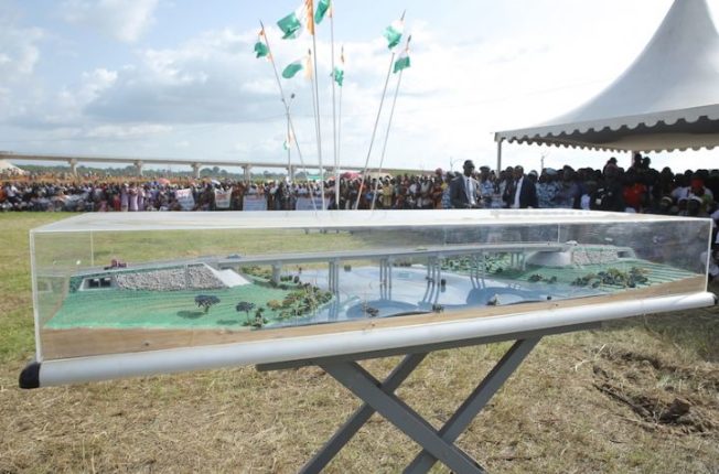 Le Président de la République, SEM Alassane OUATTARA a inauguré pont de Béoumi_02oct2015_13