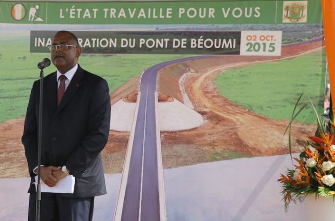 Le Président de la République, SEM Alassane OUATTARA a inauguré pont de Béoumi_02oct2015_14