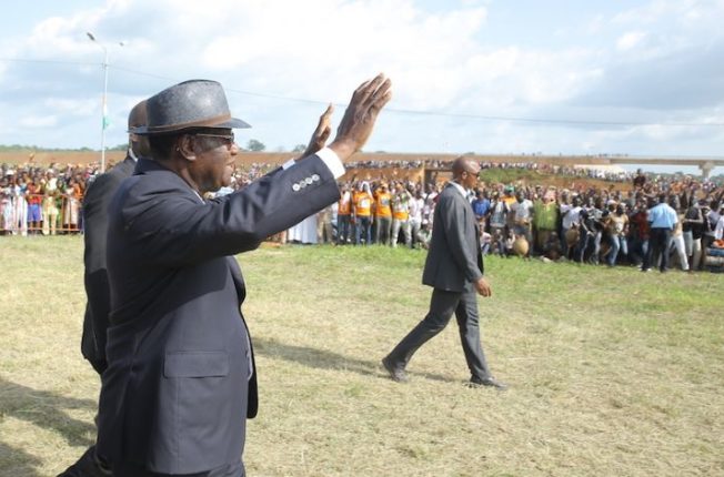 Le Président de la République, SEM Alassane OUATTARA a inauguré pont de Béoumi_02oct2015_17