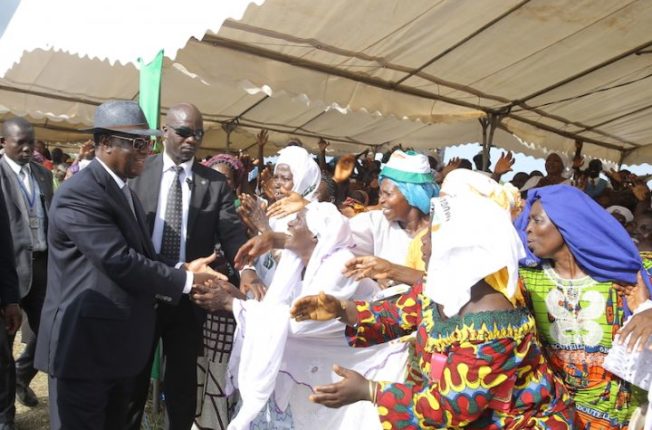 Le Président de la République, SEM Alassane OUATTARA a inauguré pont de Béoumi_02oct2015_18