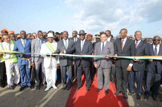 Le Président de la République, SEM Alassane OUATTARA a inauguré pont de Béoumi_02oct2015_6