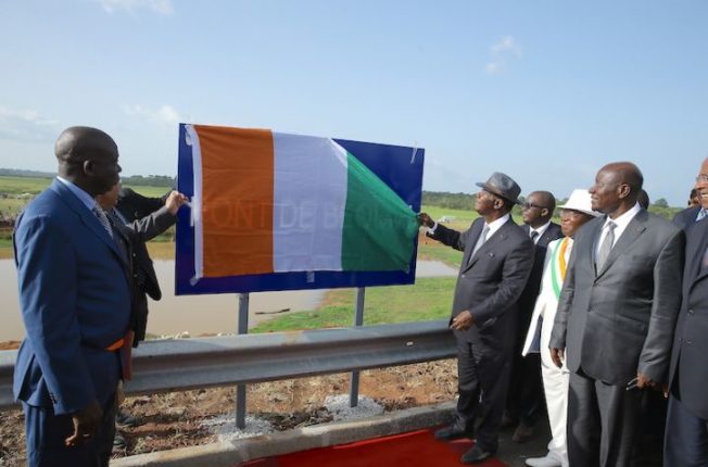 Le Président de la République, SEM Alassane OUATTARA a inauguré pont de Béoumi_02oct2015_8