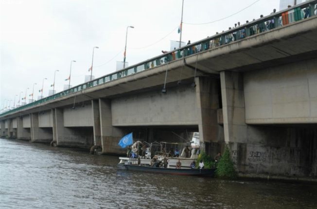 Le Traffic sur le pont Félix Houphouët-Boigny_2