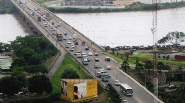 Le Traffic sur le pont Félix Houphouët-Boigny_4