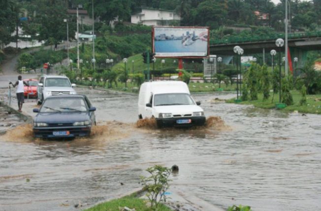 Le carrefour de l'indénié inondé