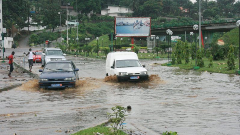 Le carrefour de l'indénié inondé