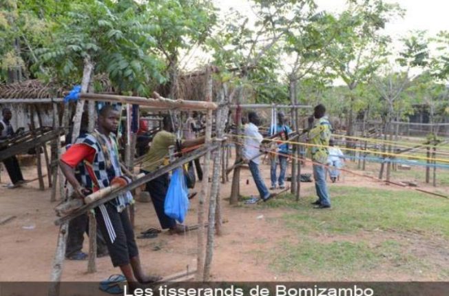 Le village de tisserands de Bomizambo