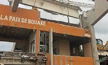 Stade de Bouaké en pleine démolition
