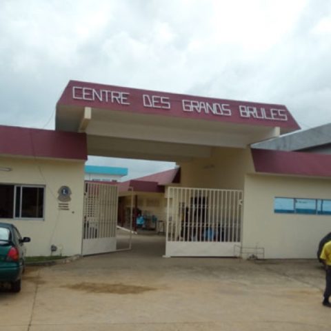 Dons de Children of Africa au centre des grands brulés d’Abidjan