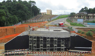 LE PROJET D’URGENCE D’INFRASTRUCTURES URBAINES. (PUIUR)