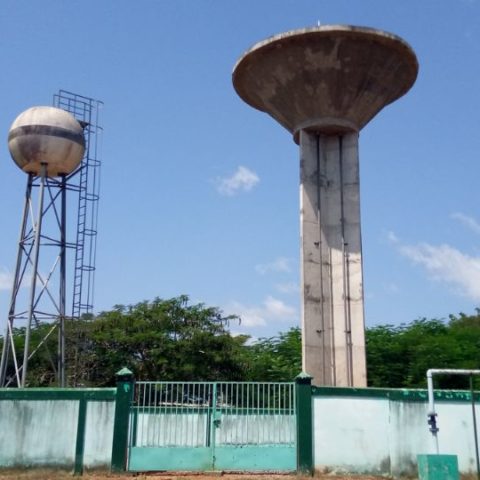 Les château d’eau de Bédiékro et de Kongoti.