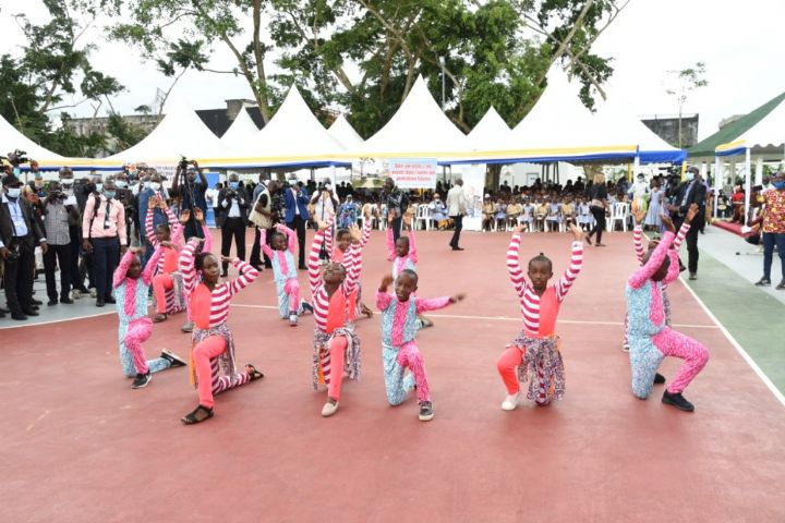 InaugurationEcole-Groupe-ChildrenofAfrica_33