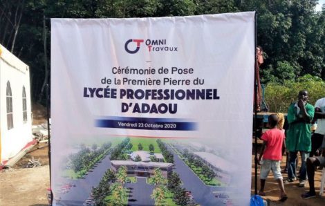 Pose de la première pierre du lycée Technique et Professionnel d’Adaou (région du Sud Comoé).