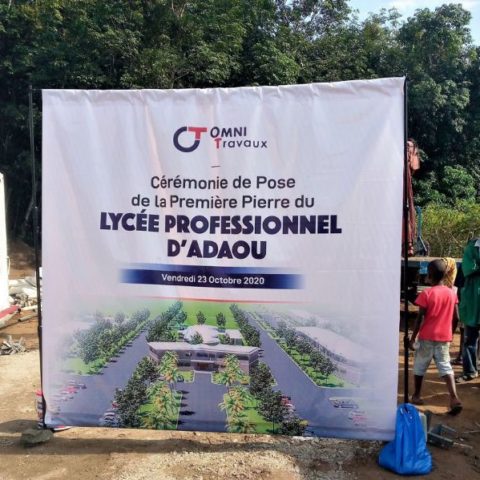 Pose de la première pierre du lycée Technique et Professionnel d’Adaou (région du Sud Comoé).