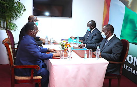 Henri Konan Bédié et Alassane Ouattara ont échangé ce mercredi au golf hôtel à Abidjan.