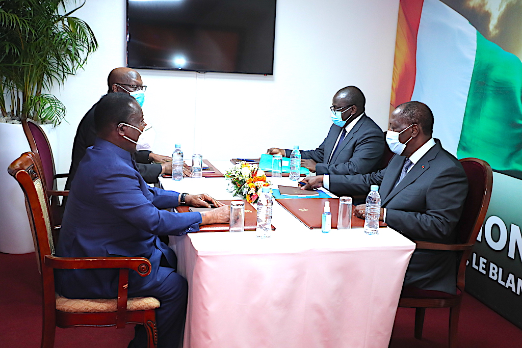 Henri Konan Bédié et Alassane Ouattara ont échangé ce mercredi au golf hôtel à Abidjan.