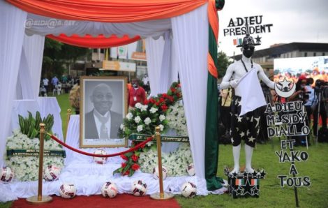 Le président ivoirien Alassane Ouattara a pris part jeudi à la veillée de prières de Sidy Diallo