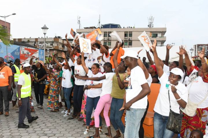 Les femmes _RCI celebrent_victoire_Ado_parc_sports_treichville_15112020_CIV_18