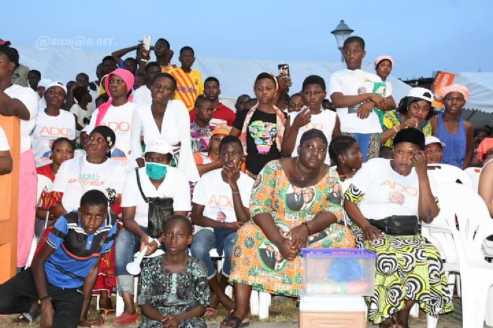 Les femmes _RCI celebrent_victoire_Ado_parc_sports_treichville_15112020_CIV_19