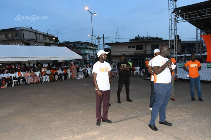 Les femmes _RCI celebrent_victoire_Ado_parc_sports_treichville_15112020_CIV_8