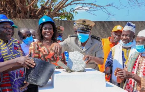 La Ministre Mariatou Koné pose la première pierre du Centre des impôts de Boundiali et Kouto