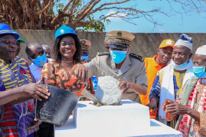 La Ministre Mariatou Koné pose la première pierre du Centre des impôts de Boundiali et Kouto