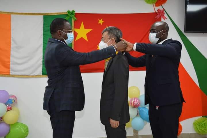 Chine_acte_propriete_stade_Ebimpe_RCI_CIV_2