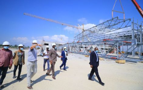 Visite du Ministre Souleymane Diarrassouba sur le site du chantier du parc des expositions d’Abidjan