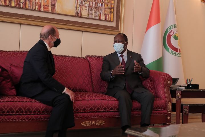 Entretien de S.E.M. Alassane OUATTARA, avec le Vice – Chairman International Rothschild and Cie, M. Jean – Claude MEYER