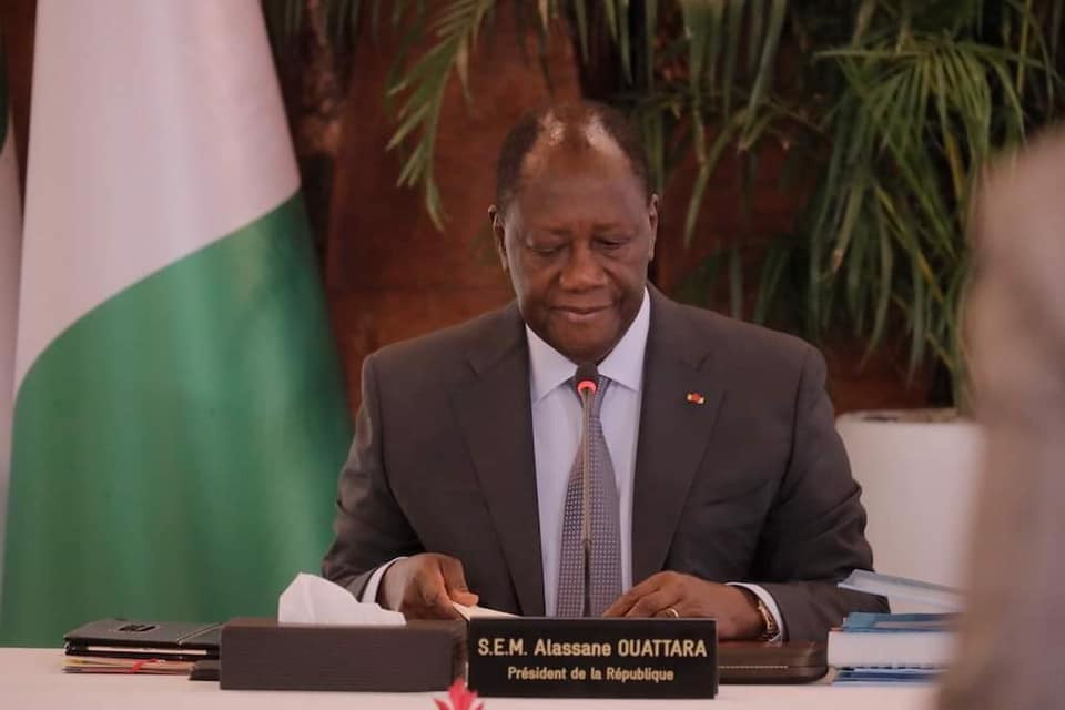 Un journaliste camerounais à propos de Ado : “Par moment Ouattara me fait pitié”.