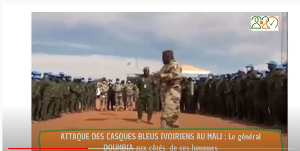 CEMGA_Lassina_Doumbia_au_milieu_de_ses_hommes_Mali_2021