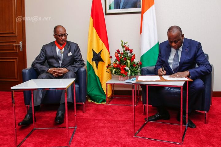 Ceremonie de distinction Ambassadeur Ghana_en RCI_CIV_1