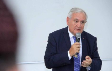 IFP-AGC: Jean Pierre Raffarin instruit la jeunesse sur le leadership