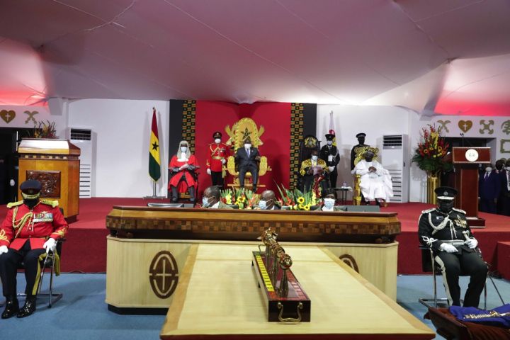 Le président du Ghana prête serment pour un second mandat malgré les allégations de fraude de l’opposition