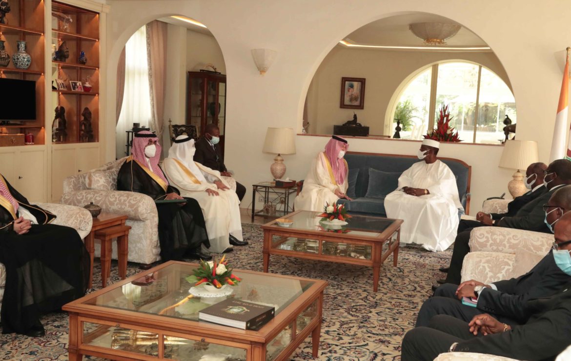 Le Roi d’Arabie Saoudite sa majesté Roi Salmane ben Abdelaziz Al Saoud envoie un message au Président Ouattara.