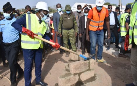 Infrastructures hospitalières : Aka Aouélé lance les travaux de construction du CHR de Boundiali