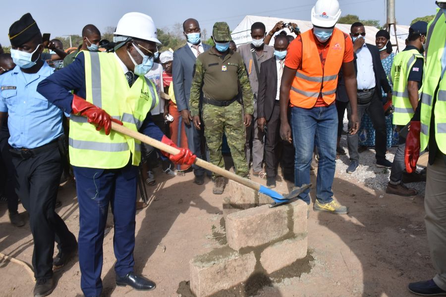 Infrastructures hospitalières : Aka Aouélé lance les travaux de construction du CHR de Boundiali