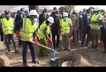 Infrastructures hospitalières : Aka Aouélé lance les travaux de construction du CHR de Boundiali