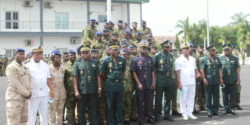 Forces armées/Opérations militaires extérieures : La Nation reconnaissante à 24 officiers et 150 soldats.