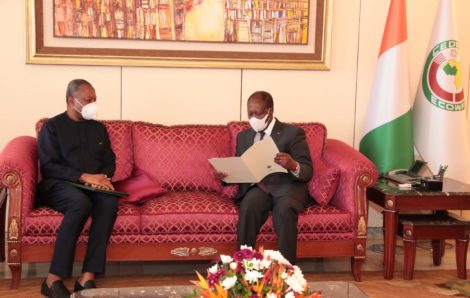Le Chef de l’Etat a eu un entretien avec le Ministre des Affaires Etrangères du Nigeria.