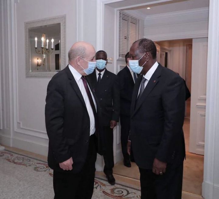 Alassane Ouattara échange avec Jean Yves Le Drian_03032021_CIV_7