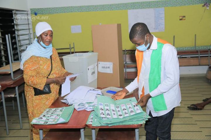 Ferméture_depouillement dans les bureaux de vote_CIV_2