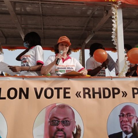 Côte d’Ivoire. Législatives 2021. Une sénatrice franco-ivoirienne en campagne pour le RHDP à Bouaké.