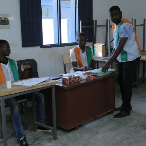 Côte d’Ivoire : le scrutin législatif sera repris dans 4 circonscriptions électorales.