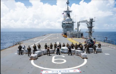 Plus de 6 tonnes de cocaïne saisies dans le Golfe de Guinée par la marine française.